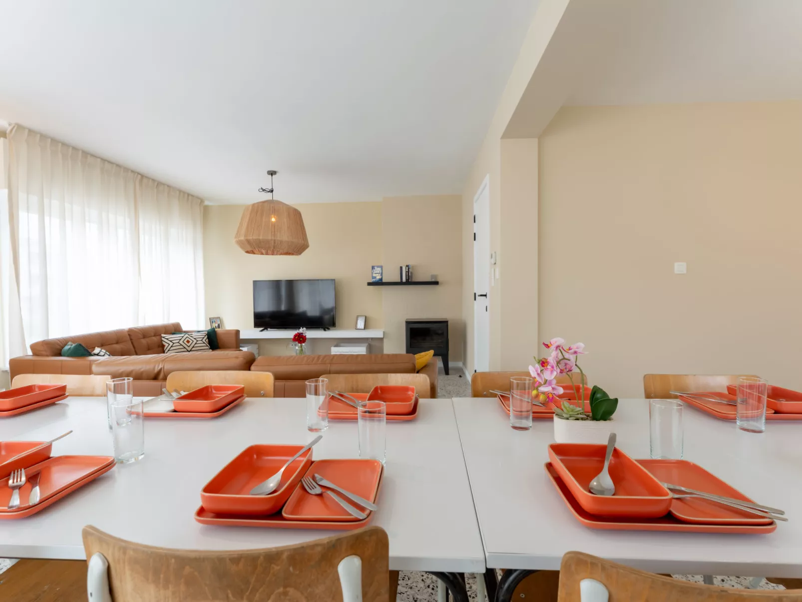 Wanderlust Belgium with parking - Binnen