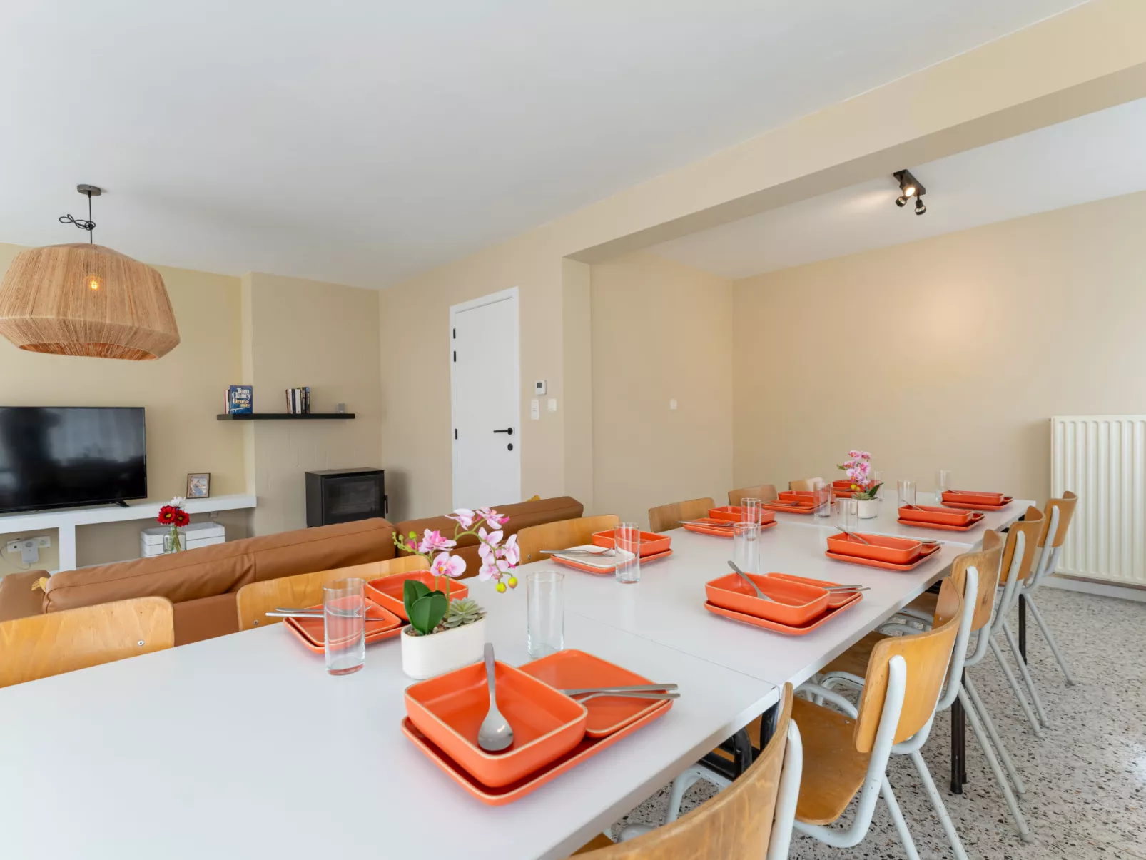 Wanderlust Belgium with parking - Binnen