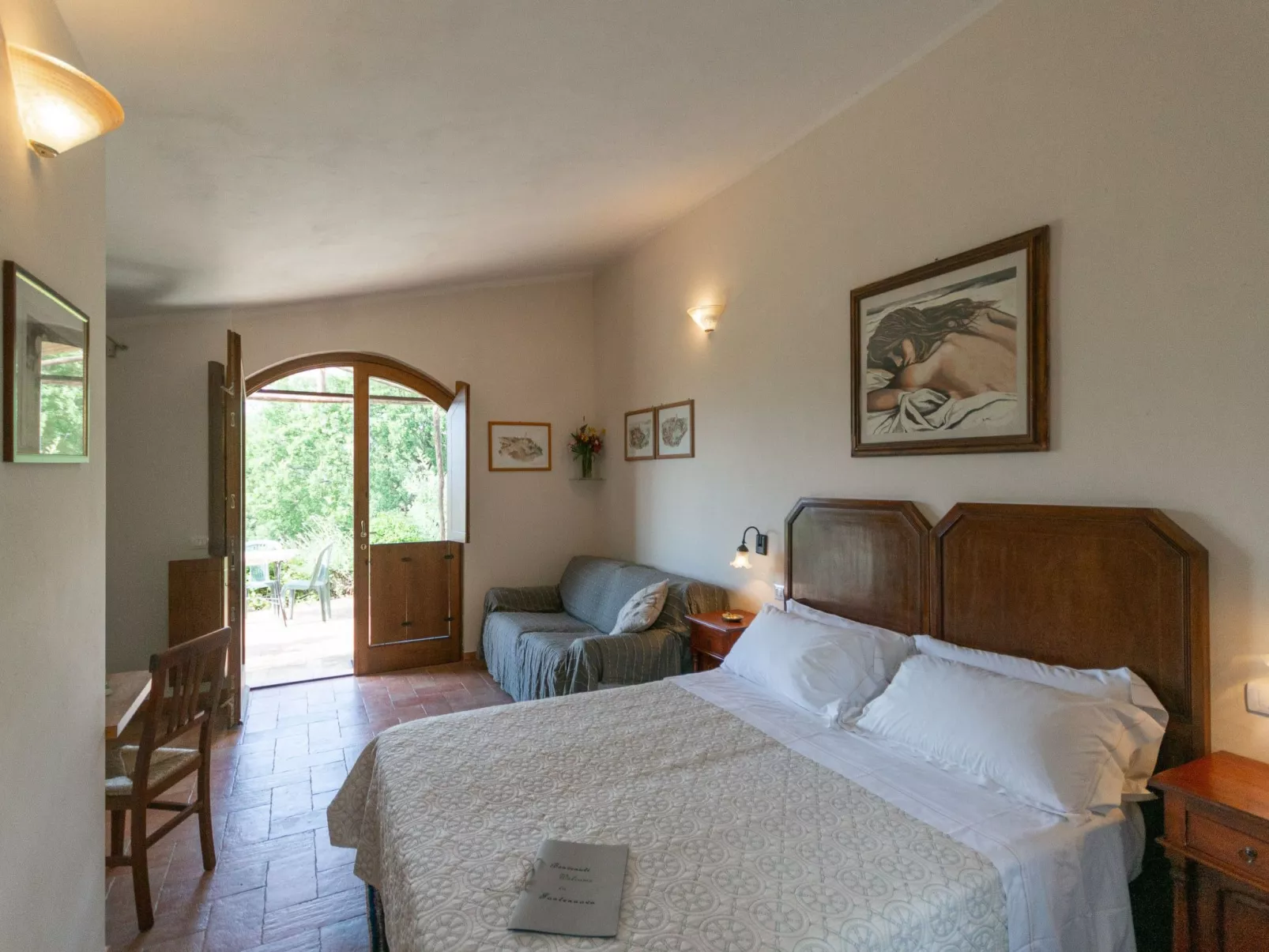 In Saturnia, Toskana - Binnen