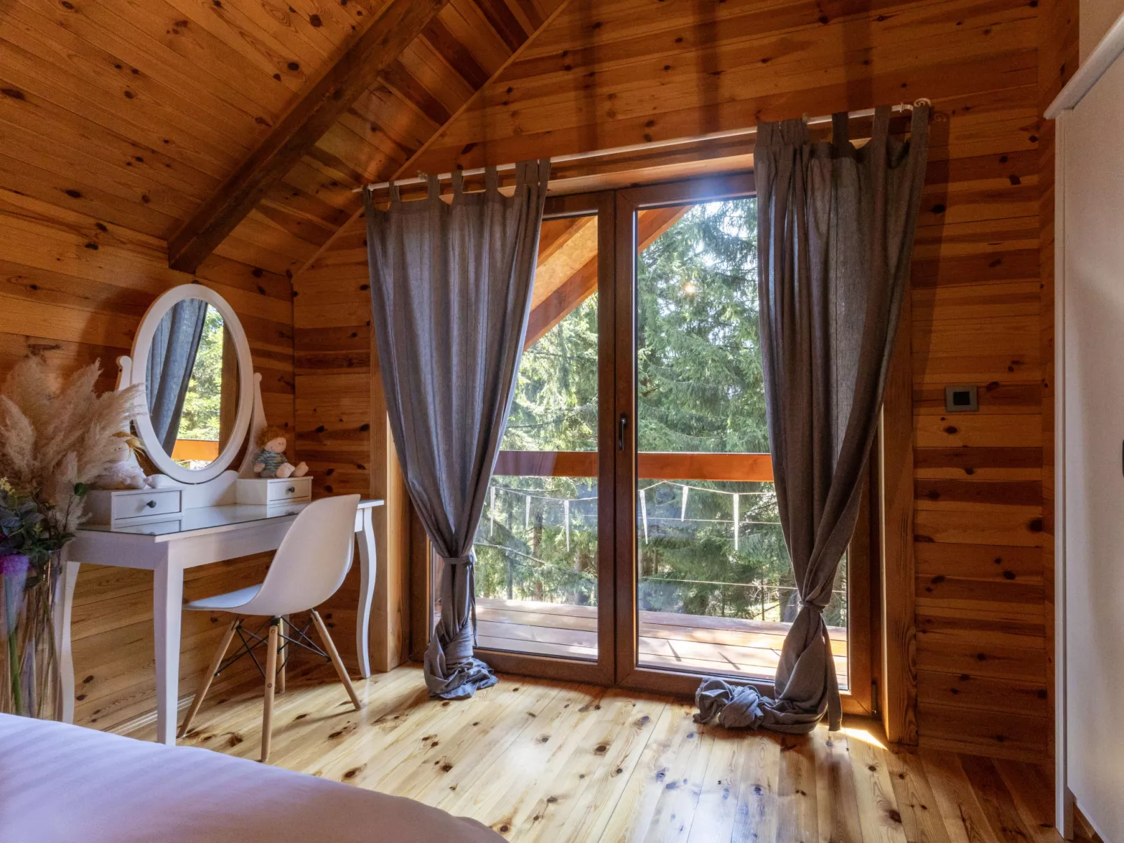 Hidden Heaven - Binnen