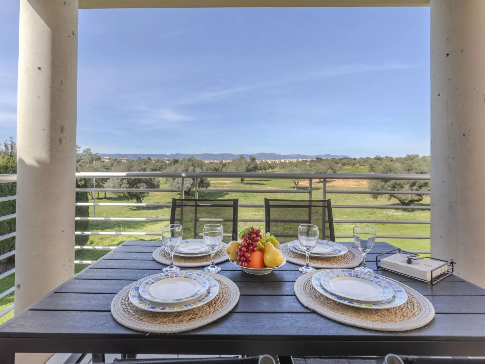 Montero Golf V - Buiten