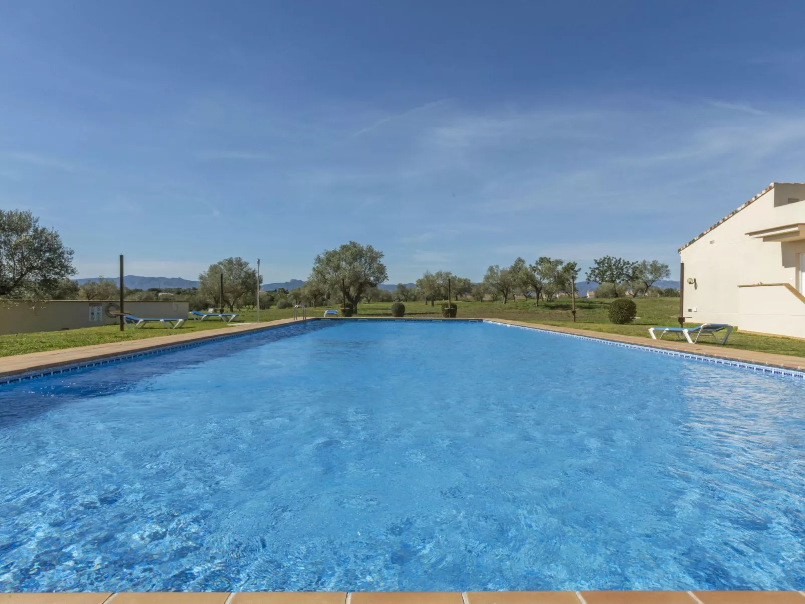 Montero Golf V - Buiten