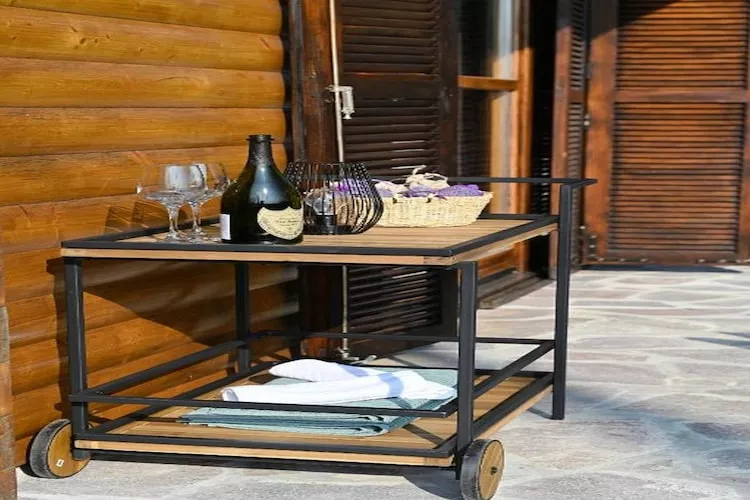 Lavanda Land - Villa Tanya Mrežnica - Three Bedroom Holiday Home with Hot Tub - Buitenlucht