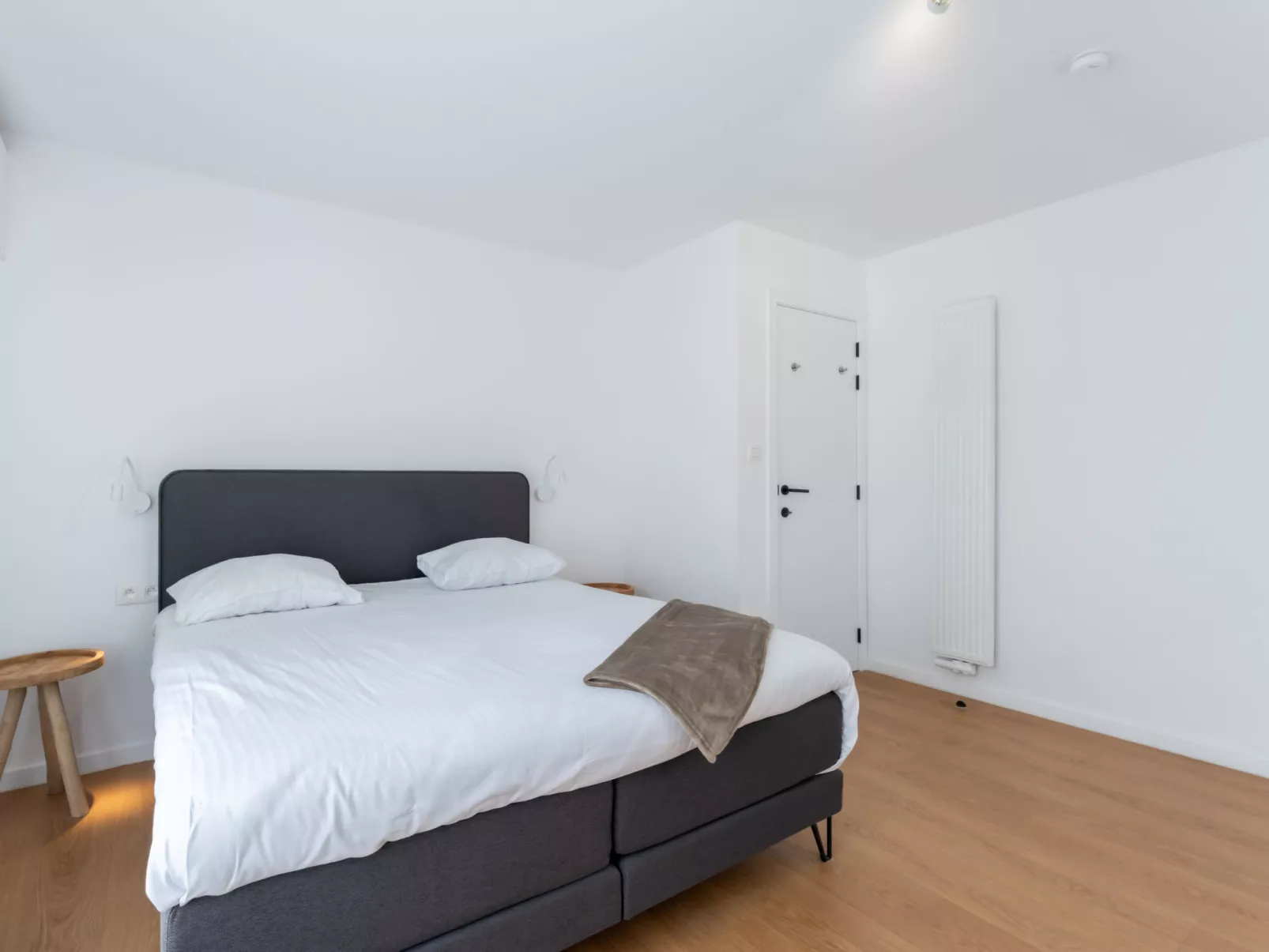 Wanderlust Belgium with parking - Binnen