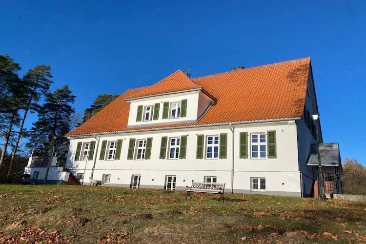 Leśniczówka Szeroki Bór Pisz - Buitenkant zomer