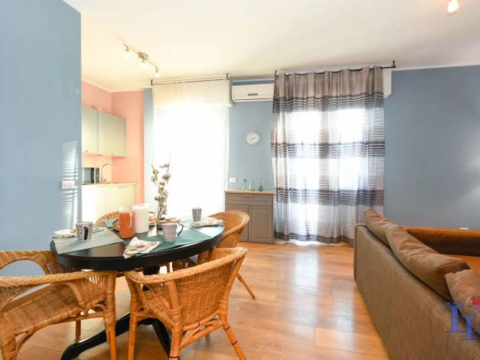 Desenzanoloft Smile on the Lake - Image-tags.info