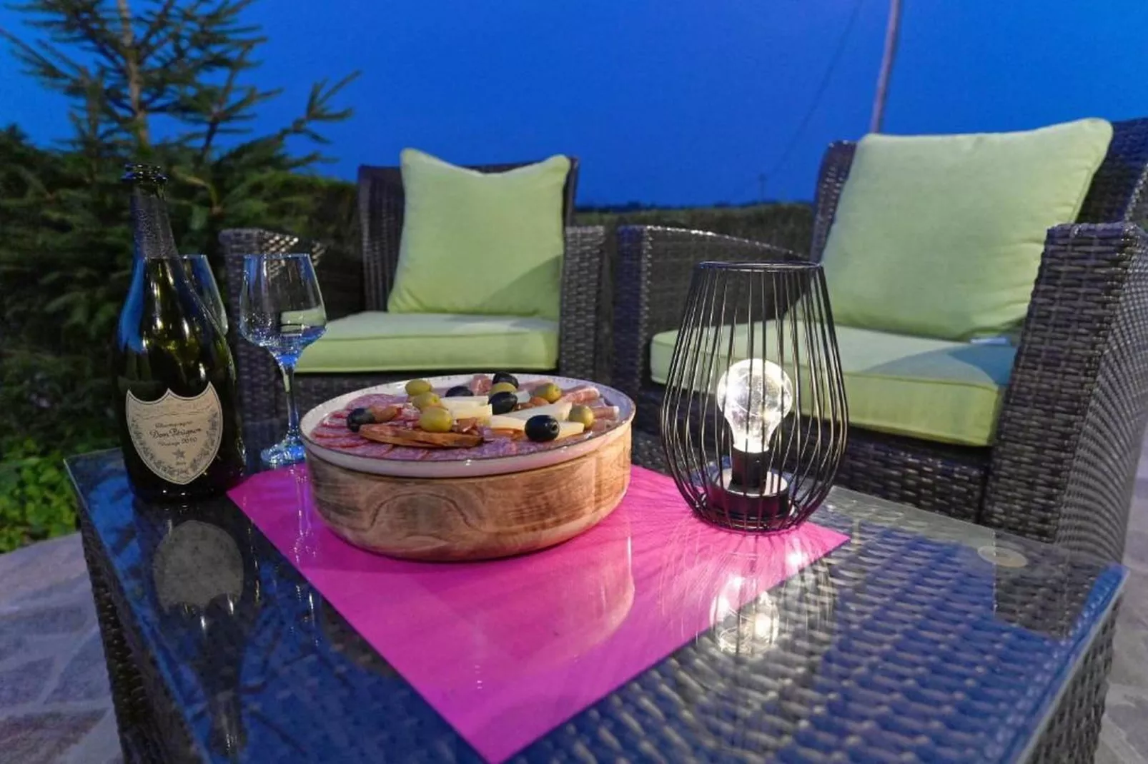 Lavanda Land - Villa Tanya Mrežnica - Three Bedroom Holiday Home with Hot Tub - Terras