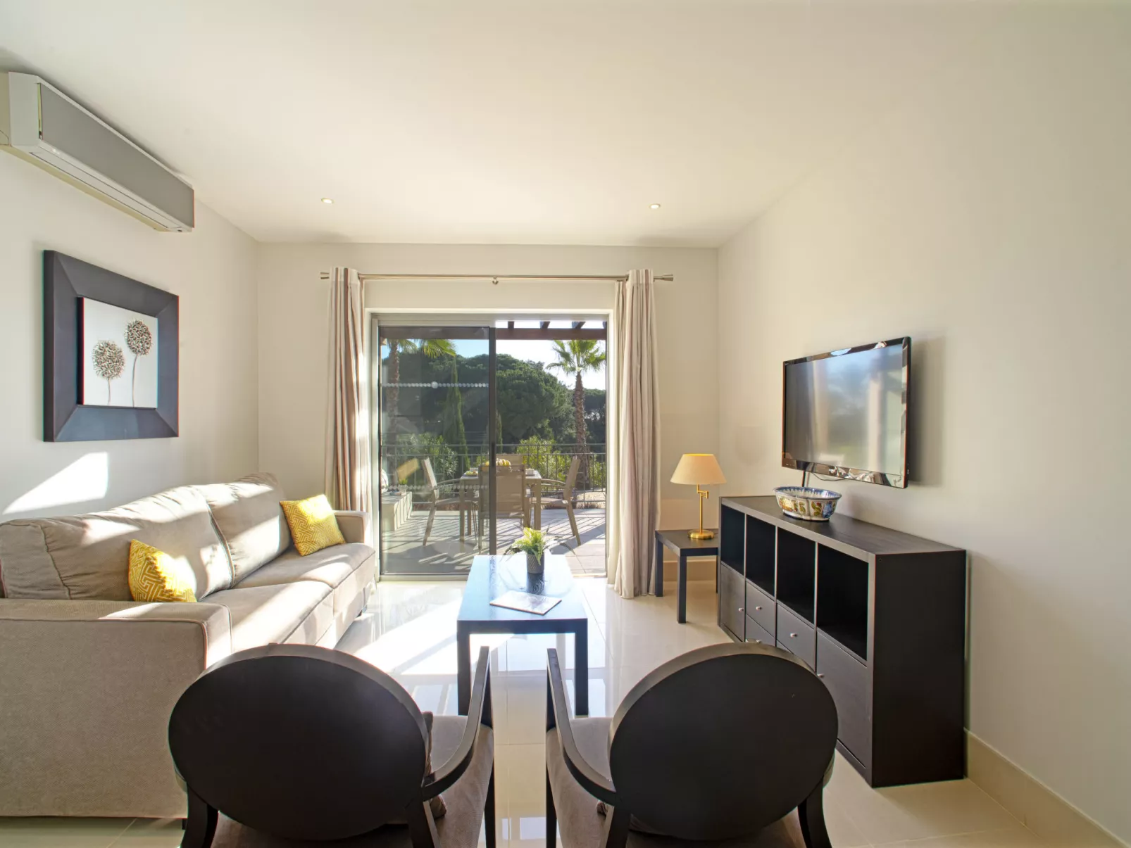 Pine Hills Rubi - Binnen