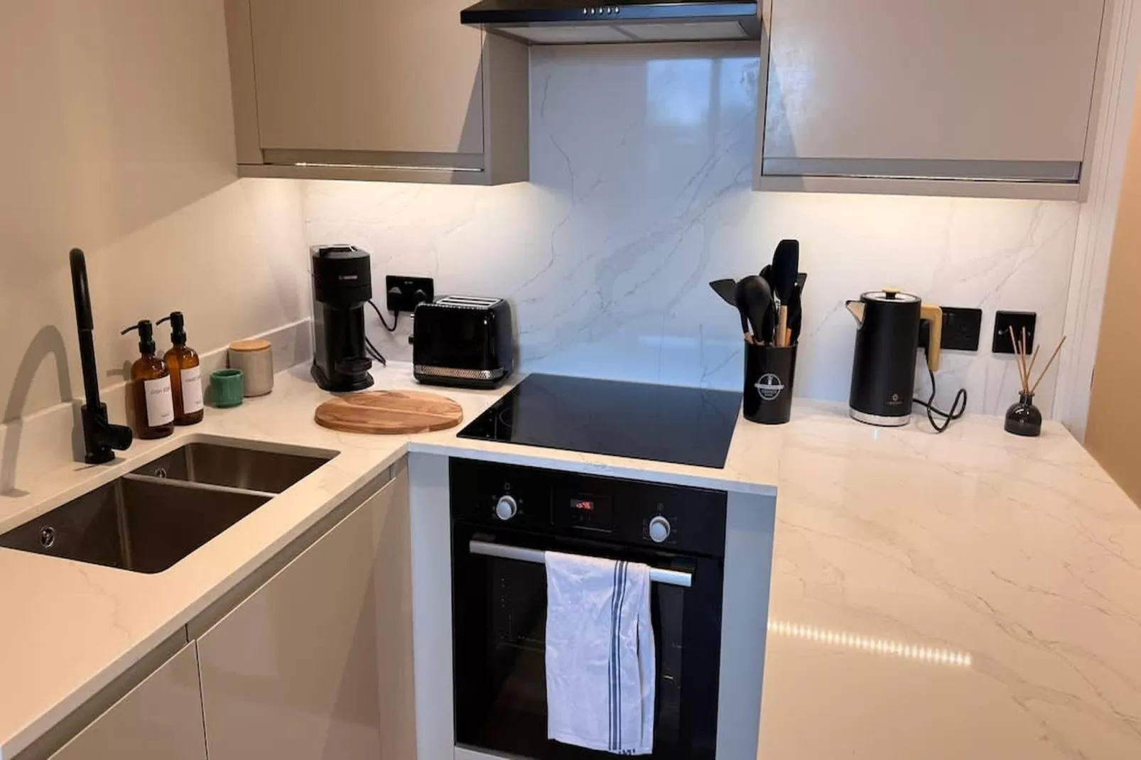 Luxury New Build 2-Bed 2-Bath  Wimbledon