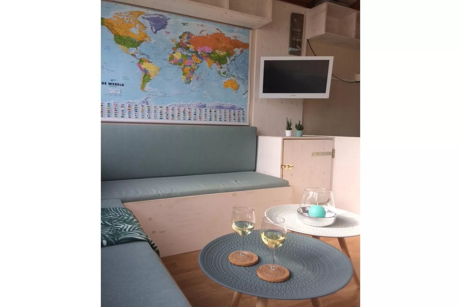 Beach sleep house near Dishoek directly by the sea with panoramic view and terrace, number 342
