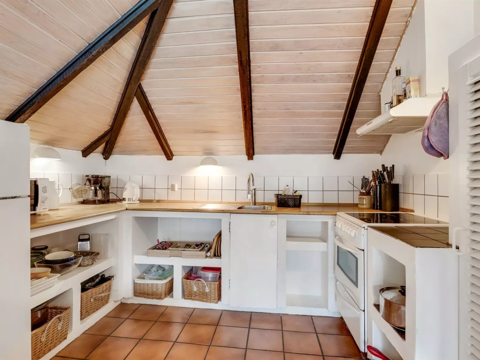 "Arnfin" - 160m from the sea - Binnen