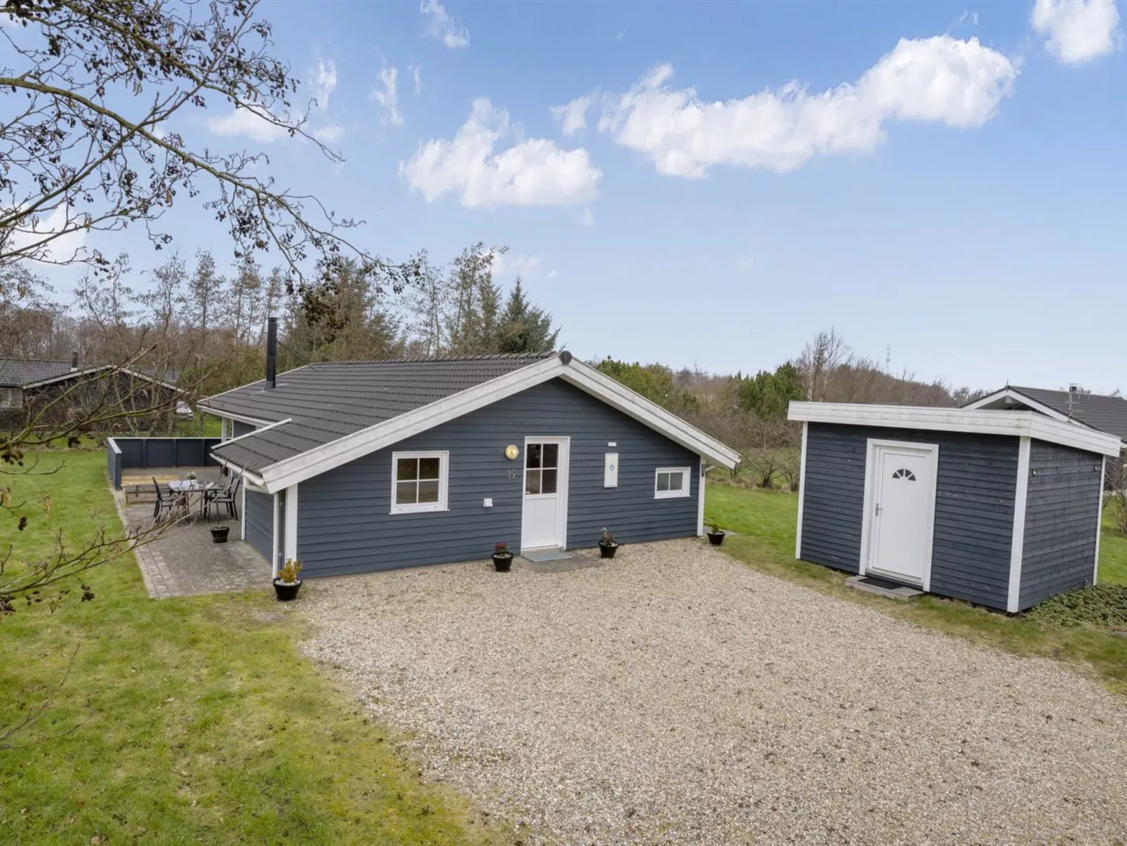 "Tinka" - 1.2km to the fjord