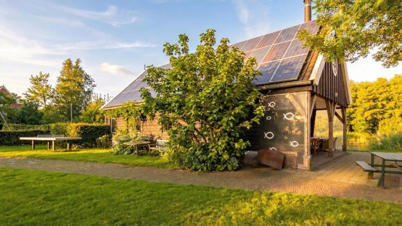 De Schuur - Buitenkant zomer