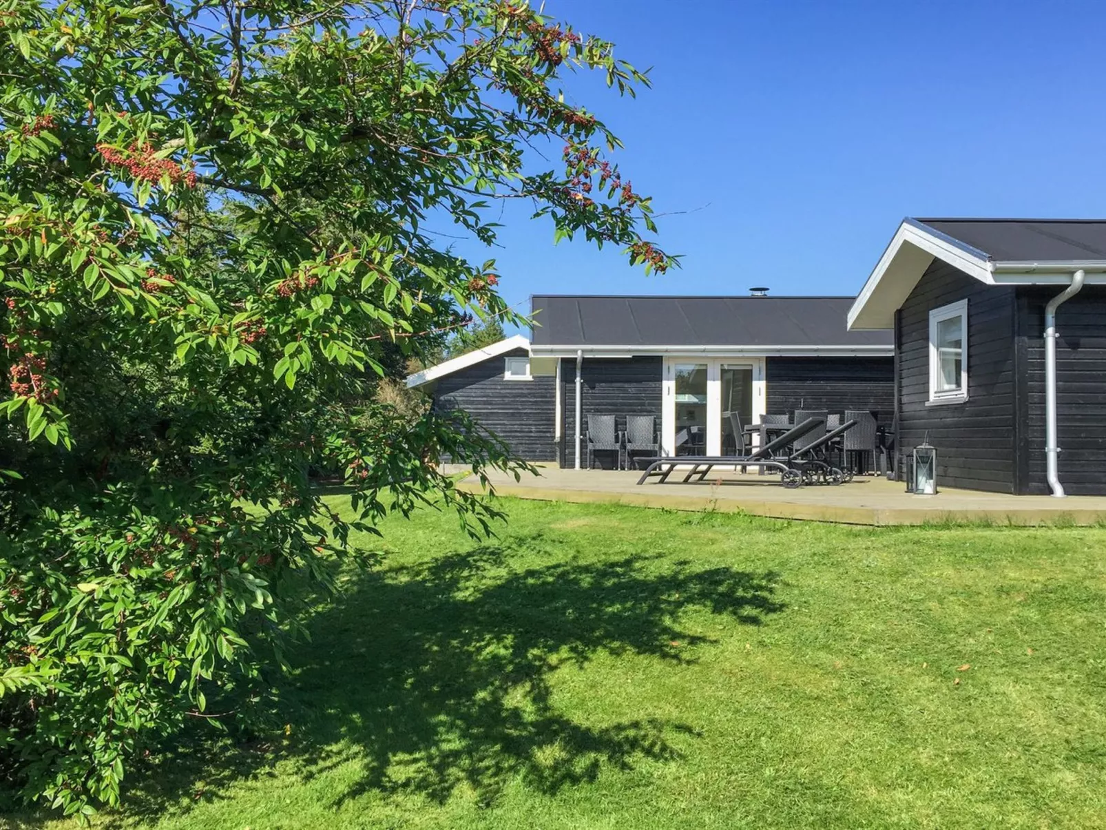 "Bylgja" - 1.7km from the sea - Buiten