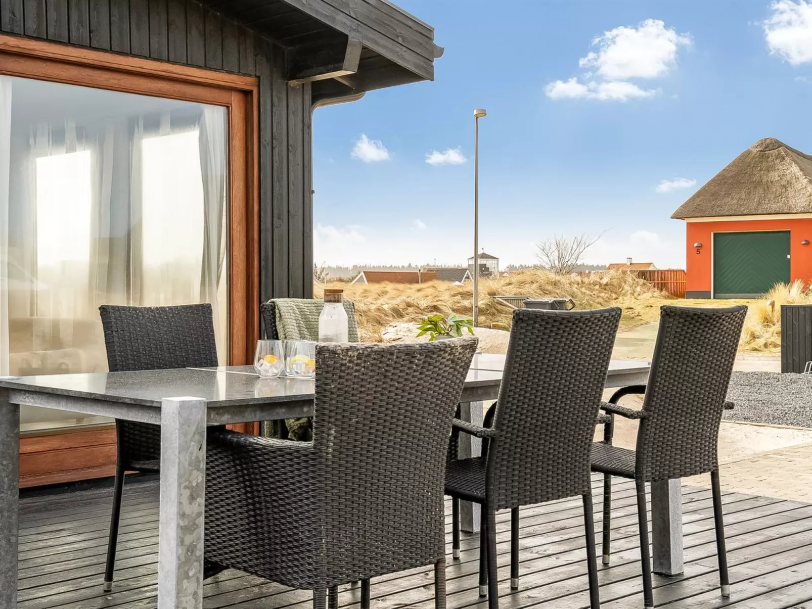 "Kiina" - 100m from the sea - Buiten