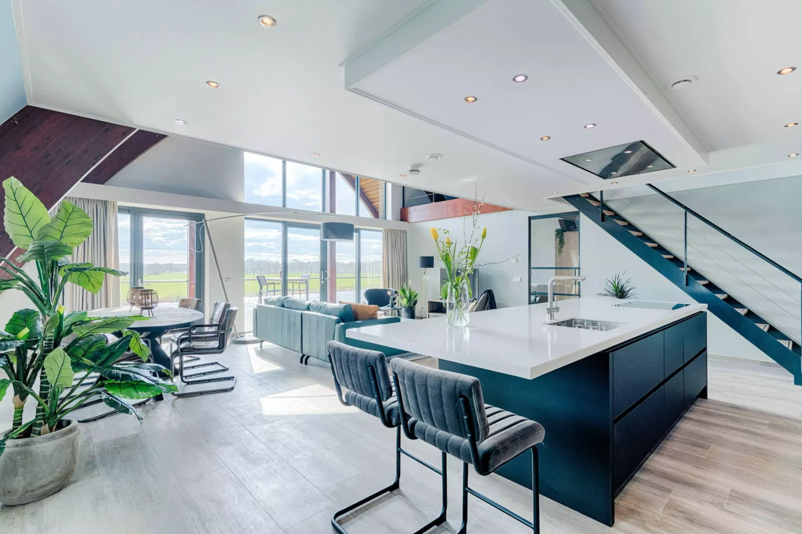 Wellness at the Vecht - First floor - Eetkamer