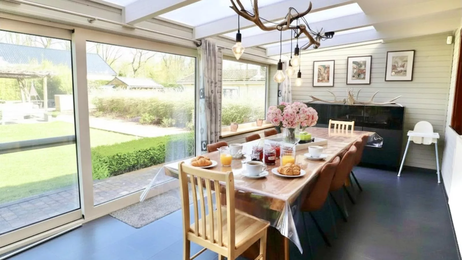 Myrabelle - Eetkamer