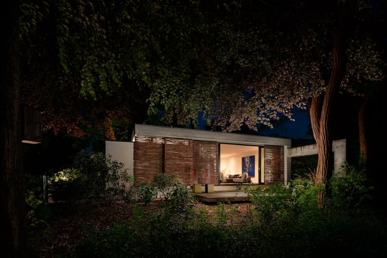 Betonnen Boshuis - Buitenkant zomer