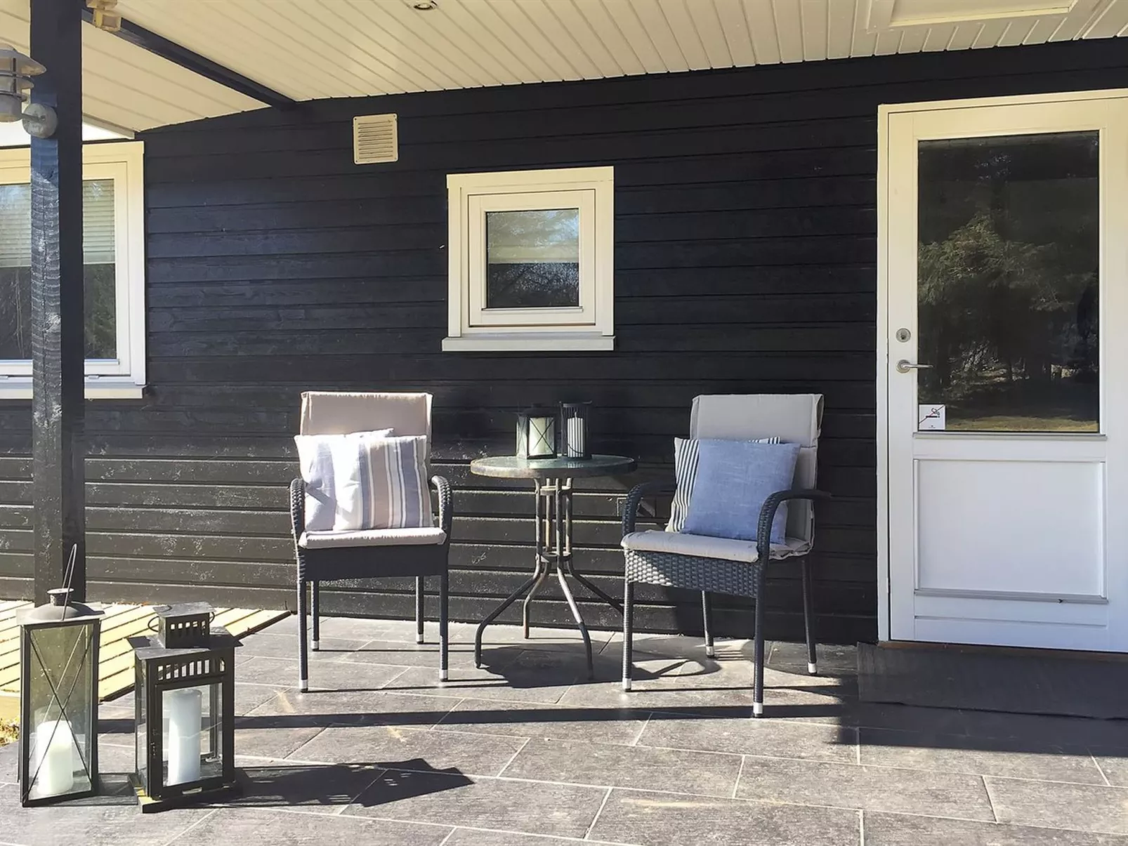 "Bylgja" - 1.7km from the sea - Buiten