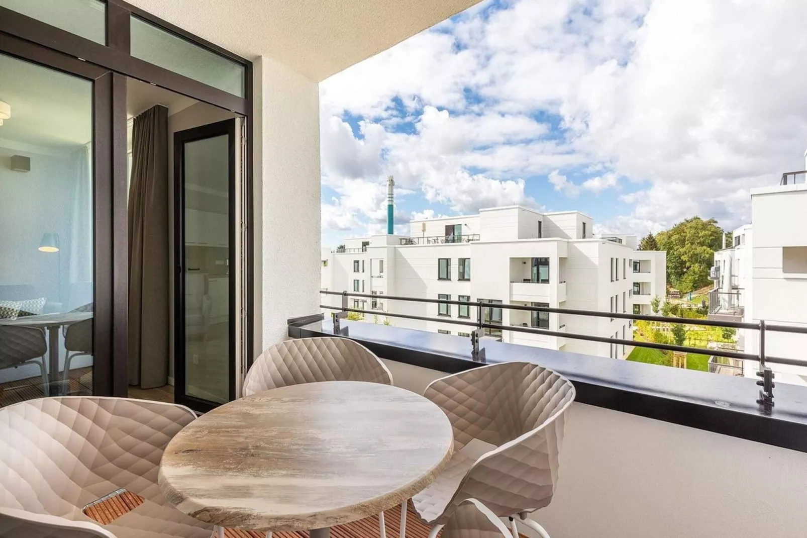 Gezinsverblijf met balkon in Lübeck Bay - Binnen