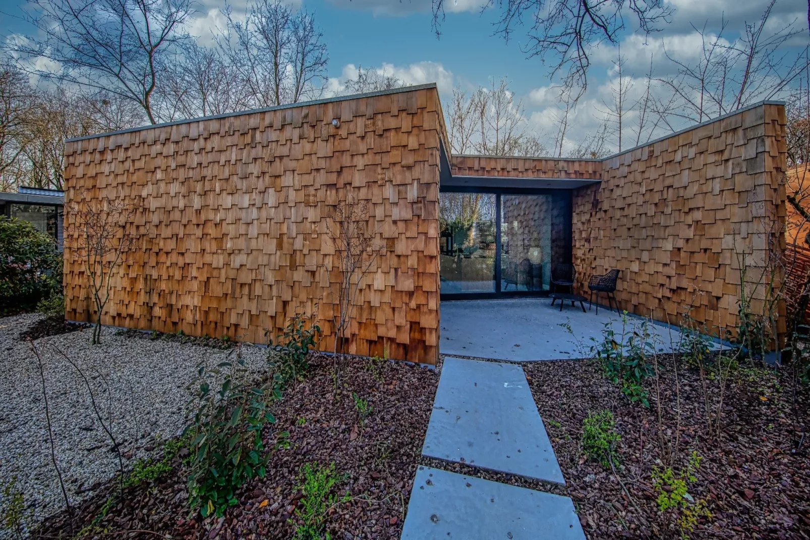 Houten Boshuis - Buitenkant zomer