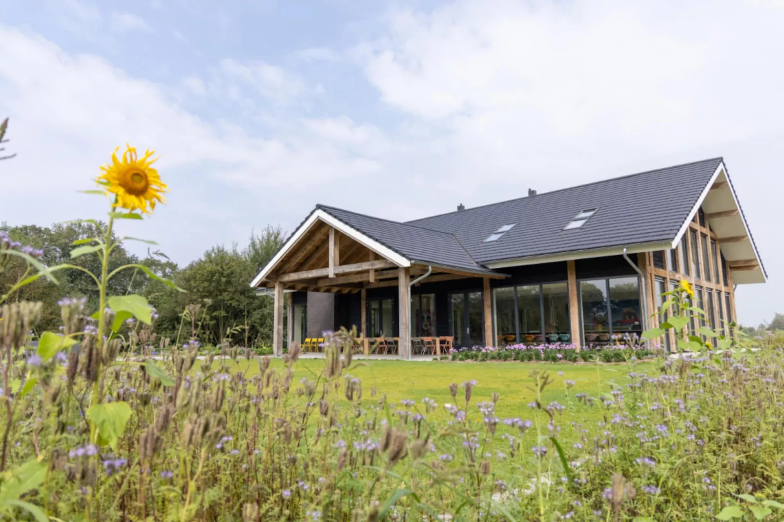 Het Heerlijcke Huis - Buitenkant zomer