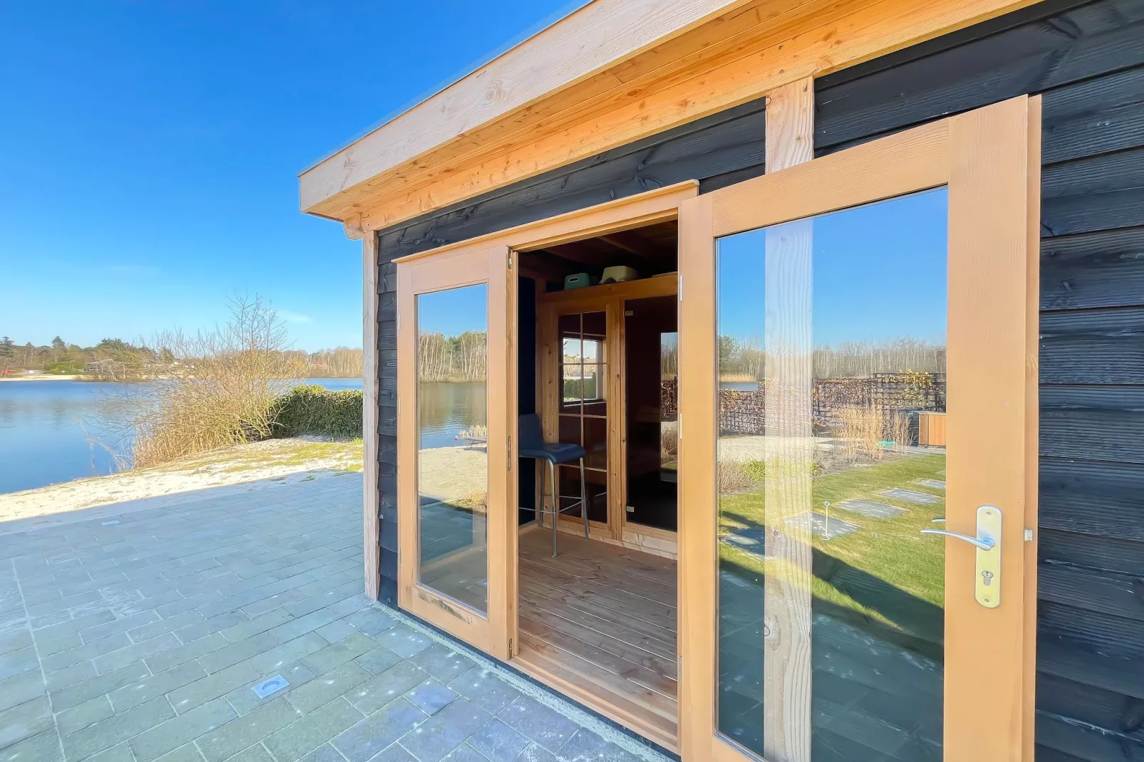 Holiday home Torenvalk - Buitenkant zomer