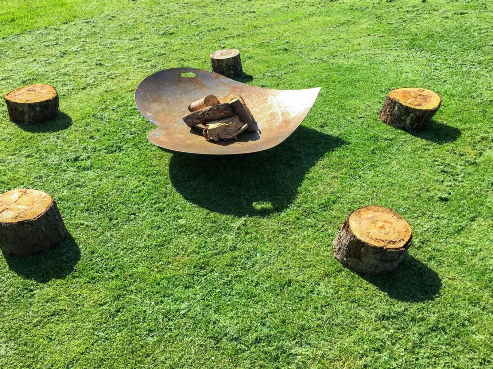 "Bylgja" - 1.7km from the sea - Buiten