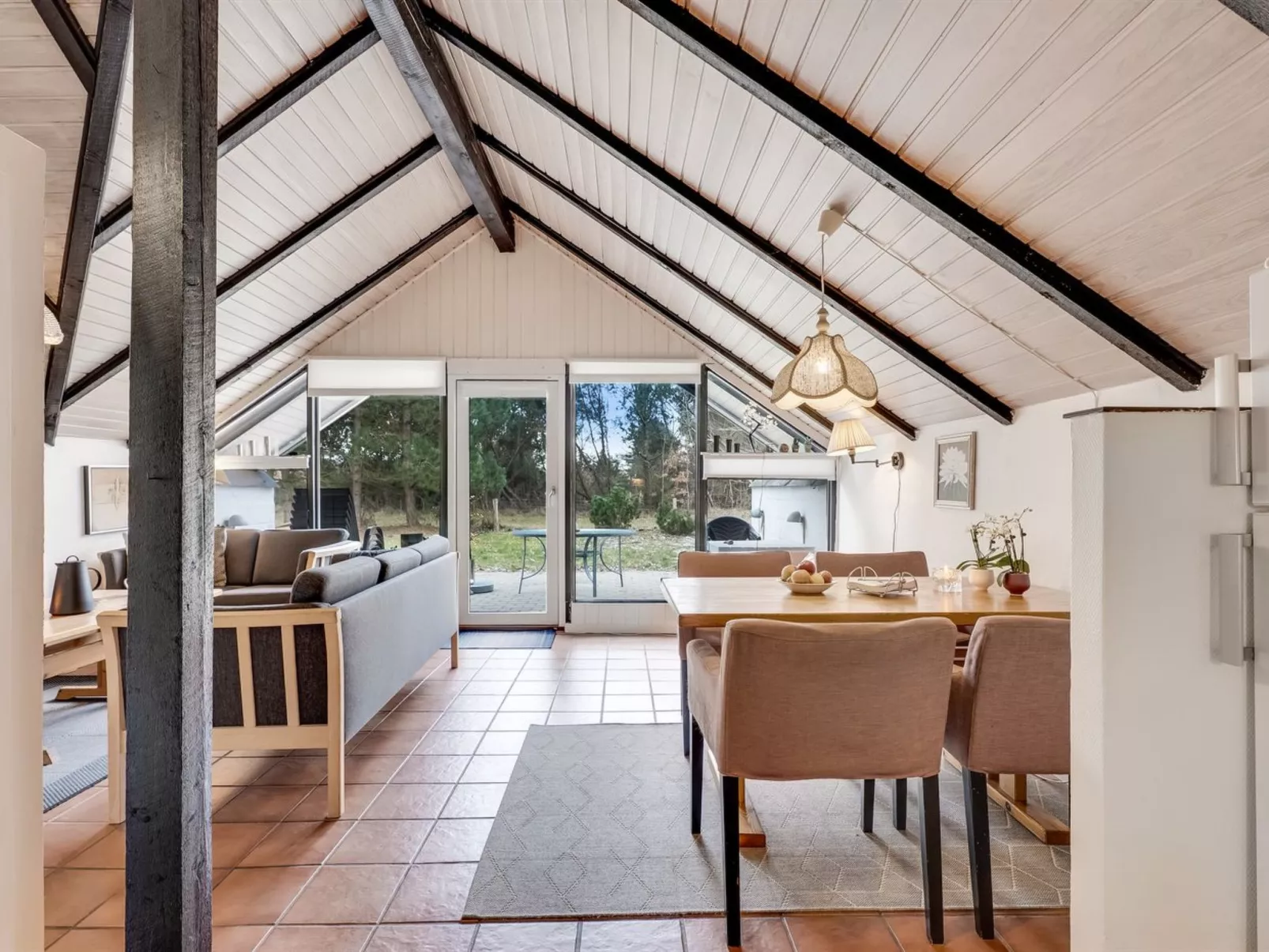 "Arnfin" - 160m from the sea - Binnen