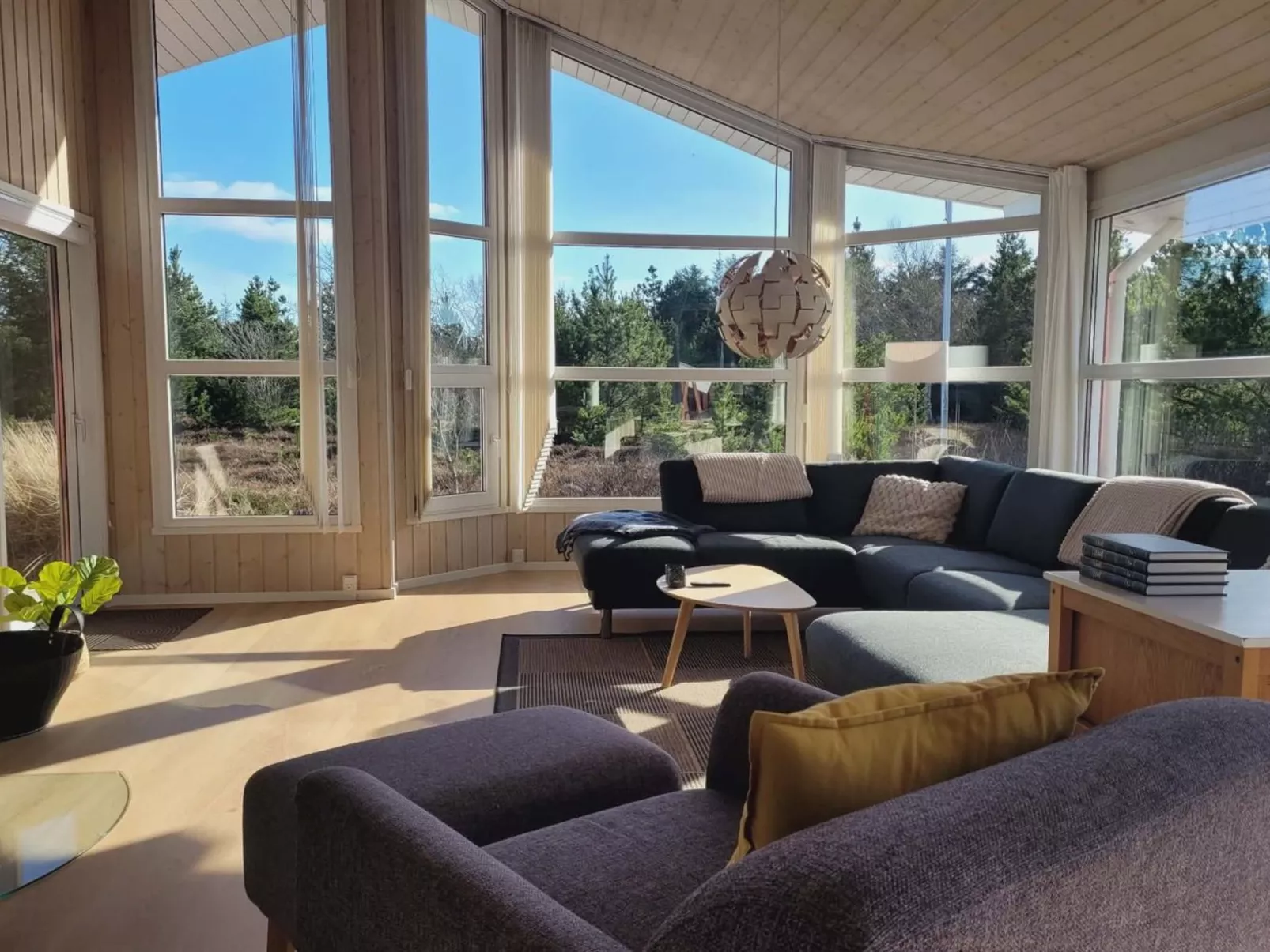 "Gunborg" - 2.5km from the sea - Binnen