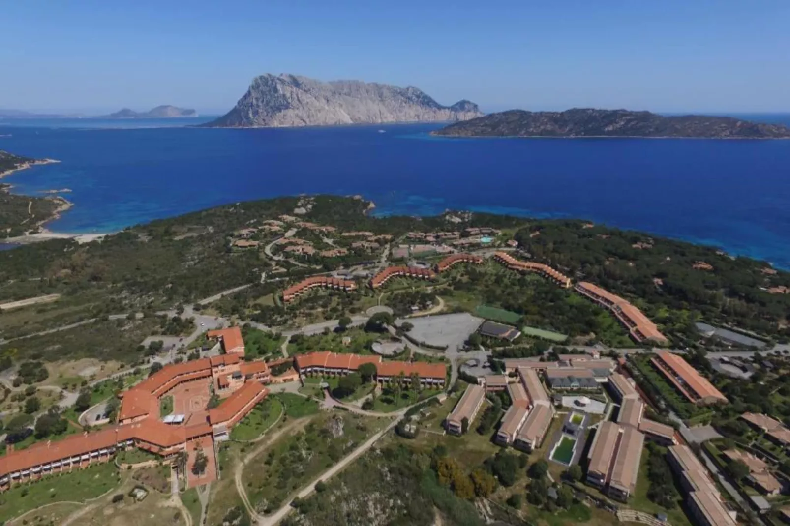 Residence Porto Coda Cavallo - APARTMENT 2 BEDROOM - Buitenkant zomer