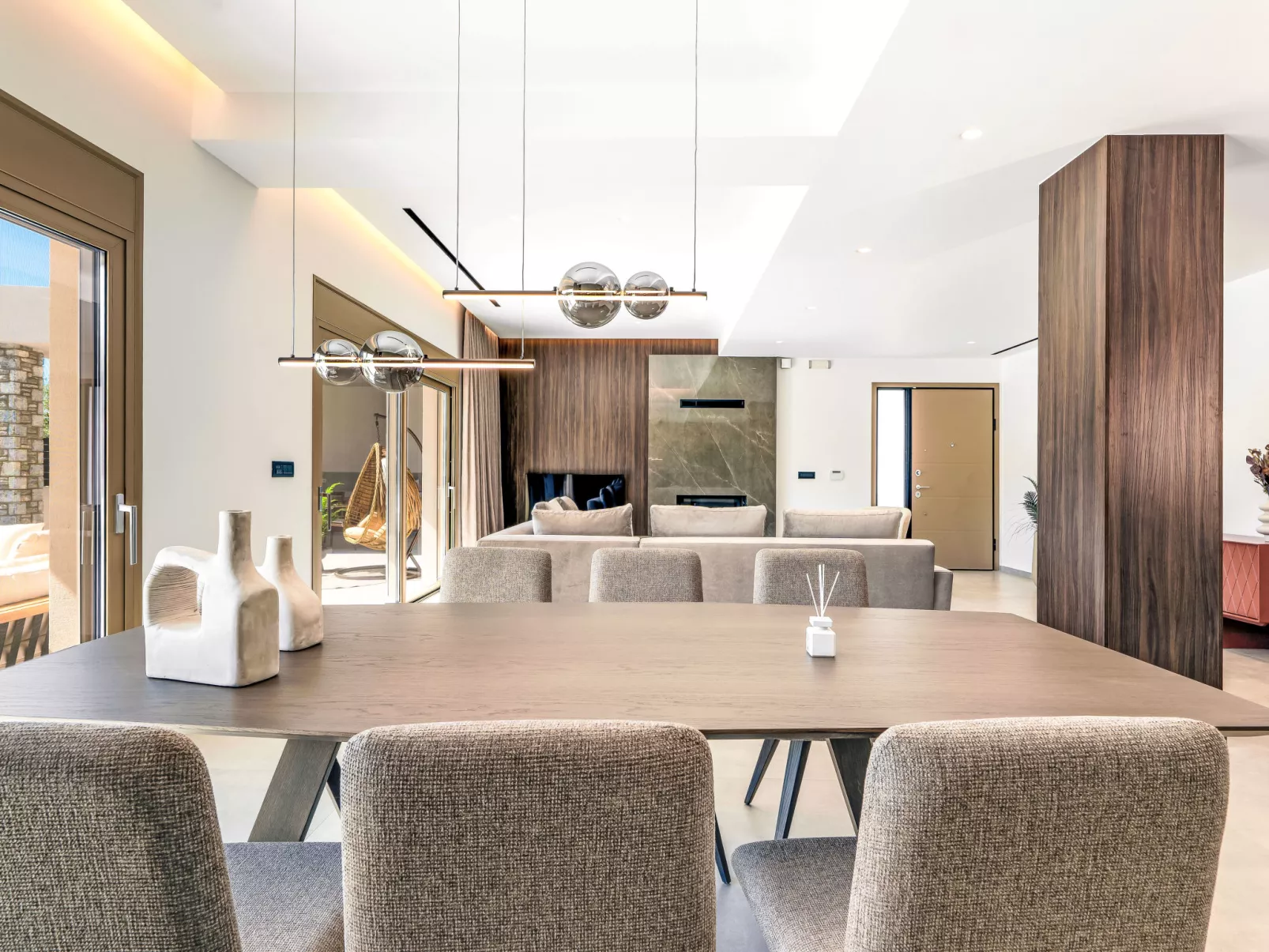 Ruby Paradise - Binnen