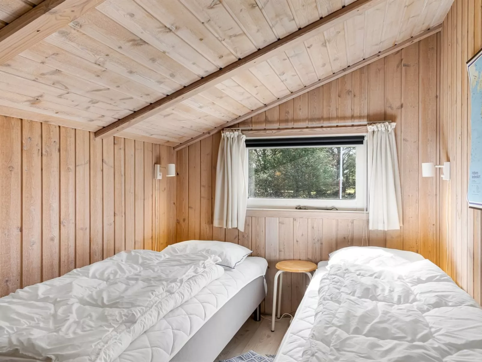 "Akka" - 2km from the sea - Binnen