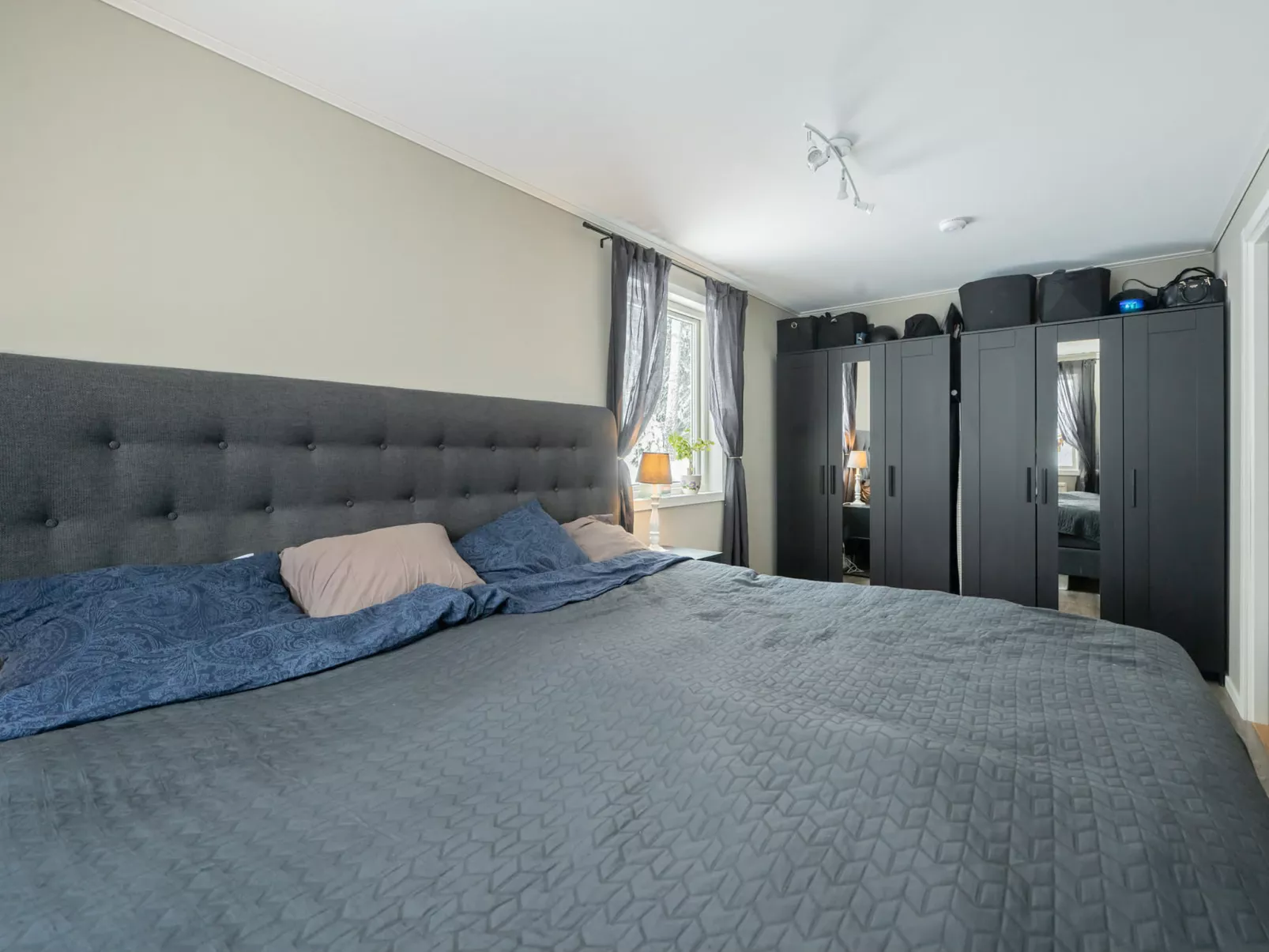 Paradislyckan - Binnen