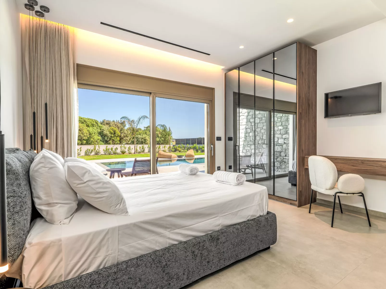 Ruby Paradise - Binnen