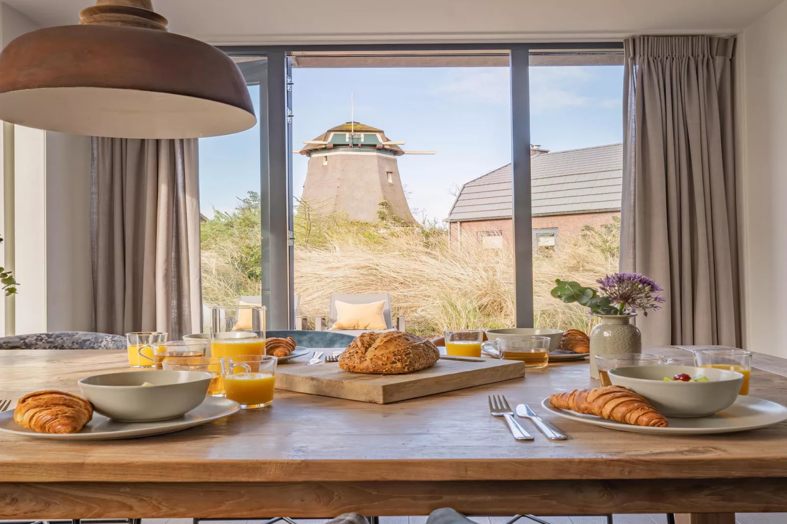 Zicht op de Molen - Eetkamer