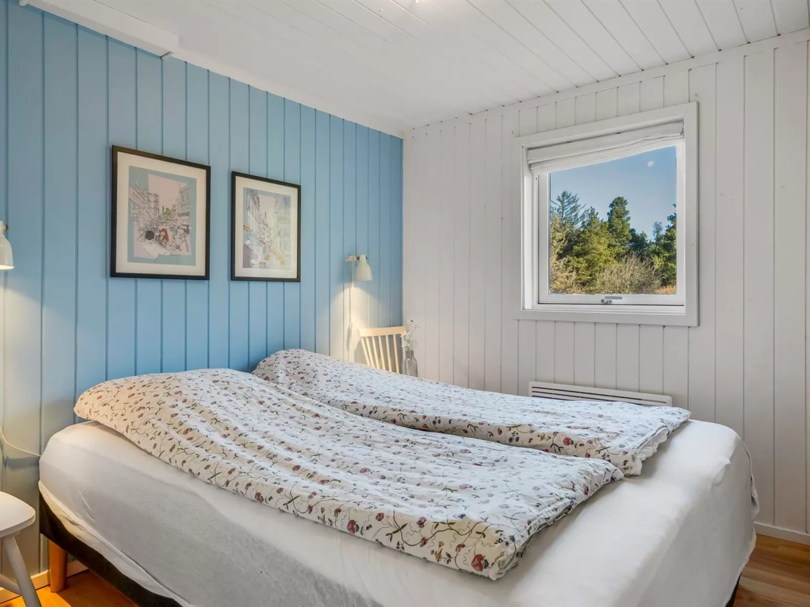 "Bylgja" - 1.7km from the sea - Binnen