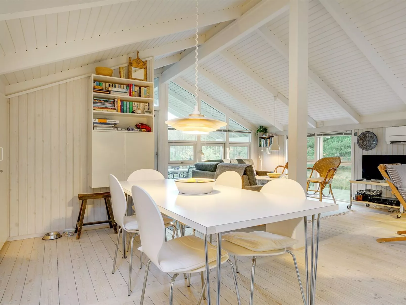 "Helmtrud" - 500m from the sea - Binnen