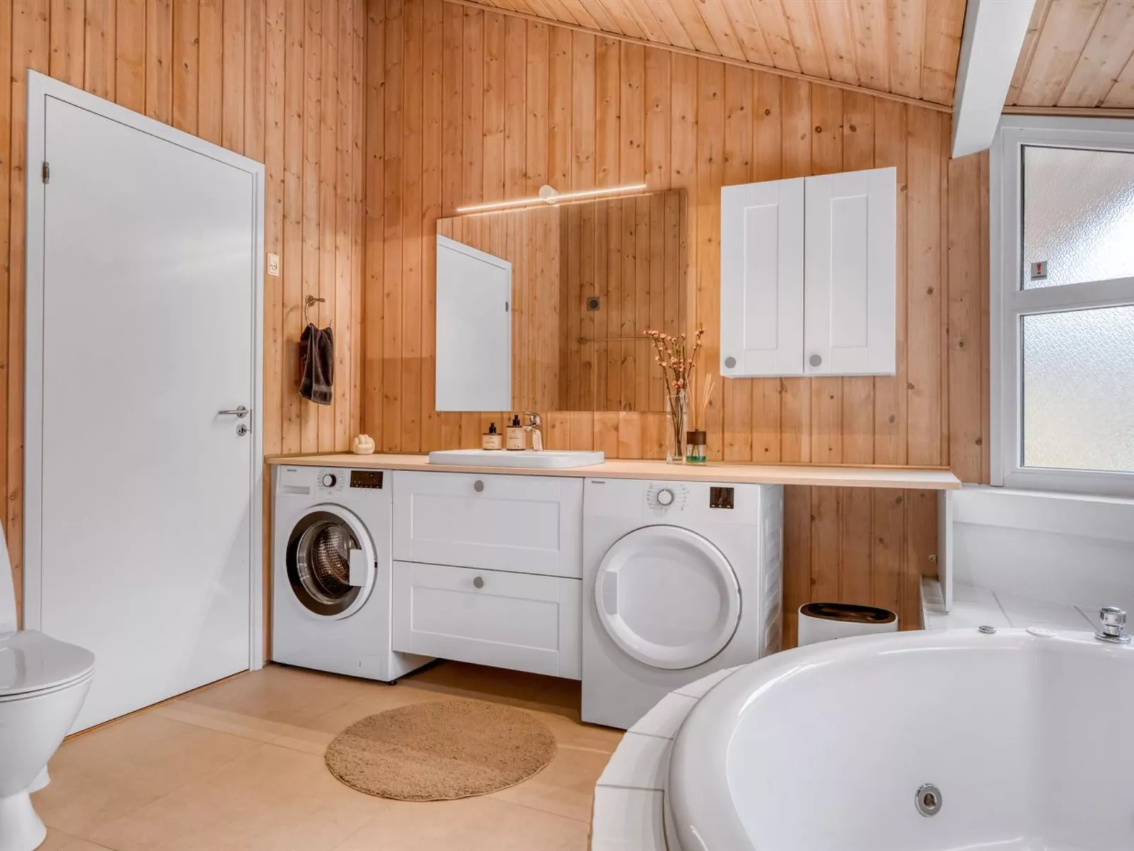 "Gunborg" - 2.5km from the sea - Binnen