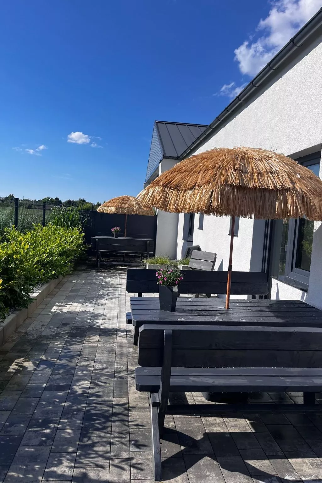 Zwei-Zimmer-Reihenhauswohnung - Buiten