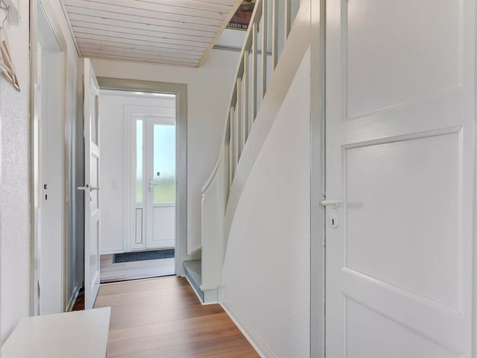 "Iina" - 13km from the sea - Binnen