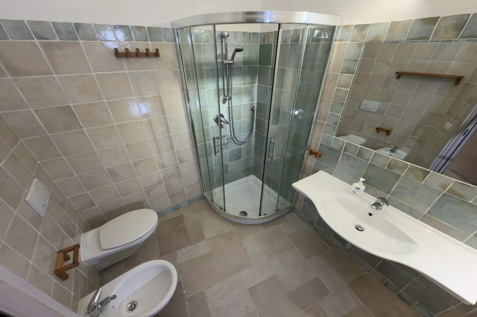 Res Abbaechelu Santa Margherita Trilo - Badkamer