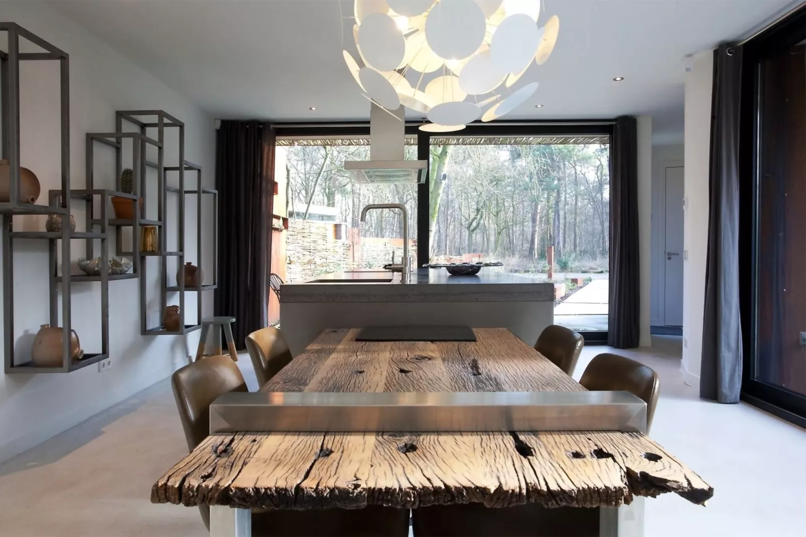 Stalen Boshuis - Eetkamer