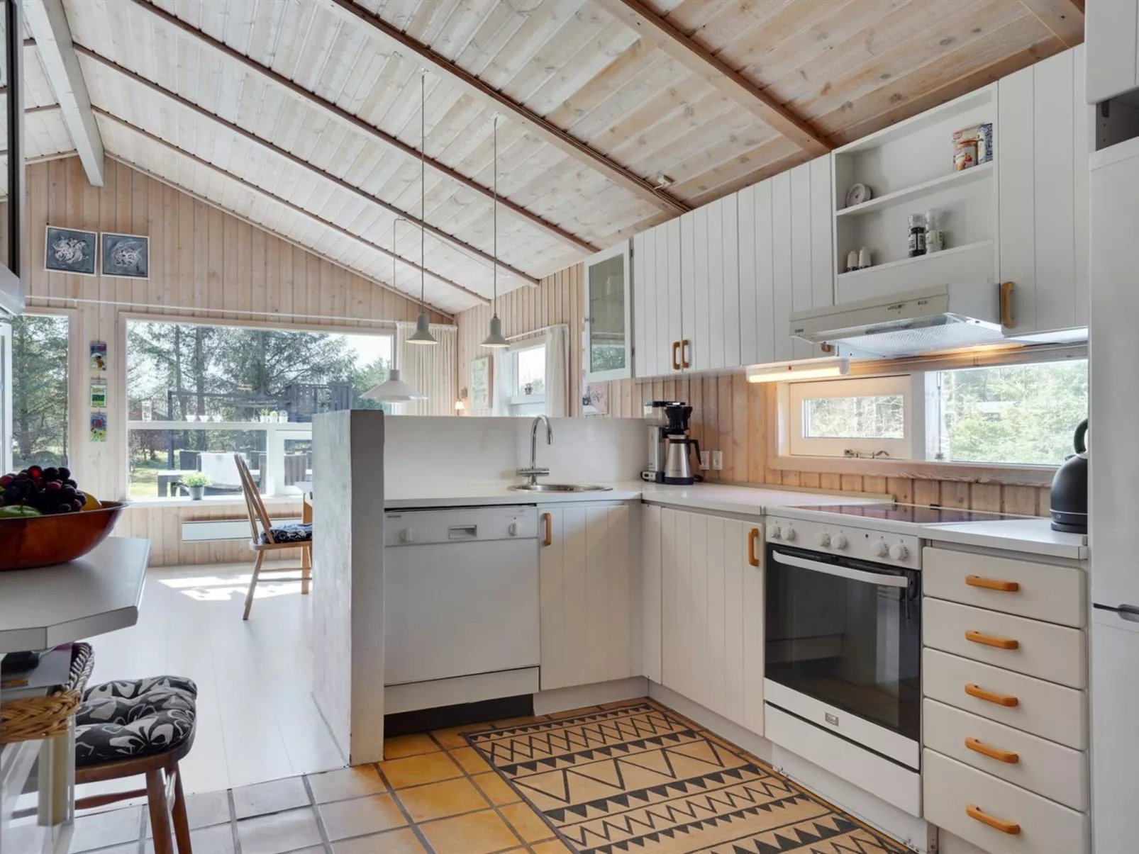 "Akka" - 2km from the sea - Binnen