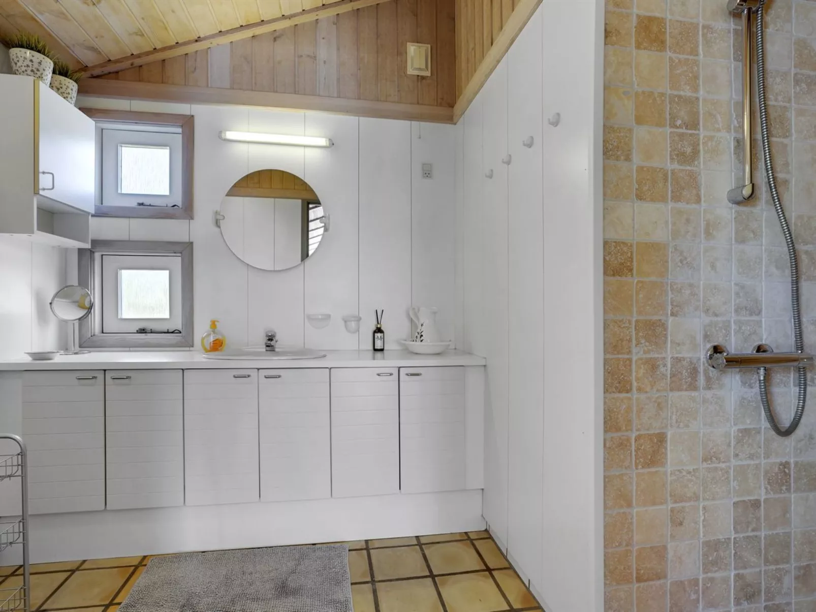 "Akka" - 2km from the sea - Binnen