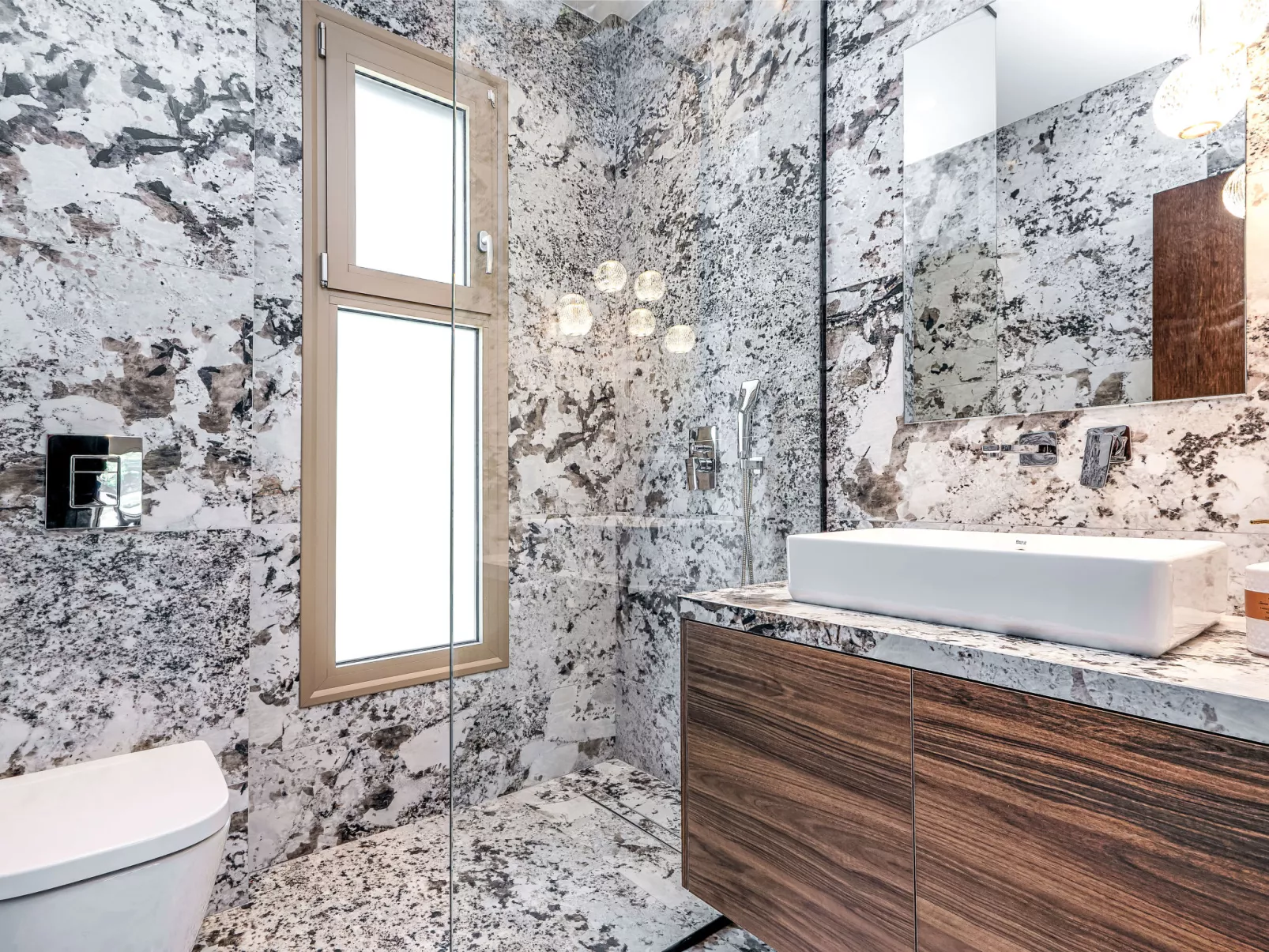 Ruby Paradise - Binnen