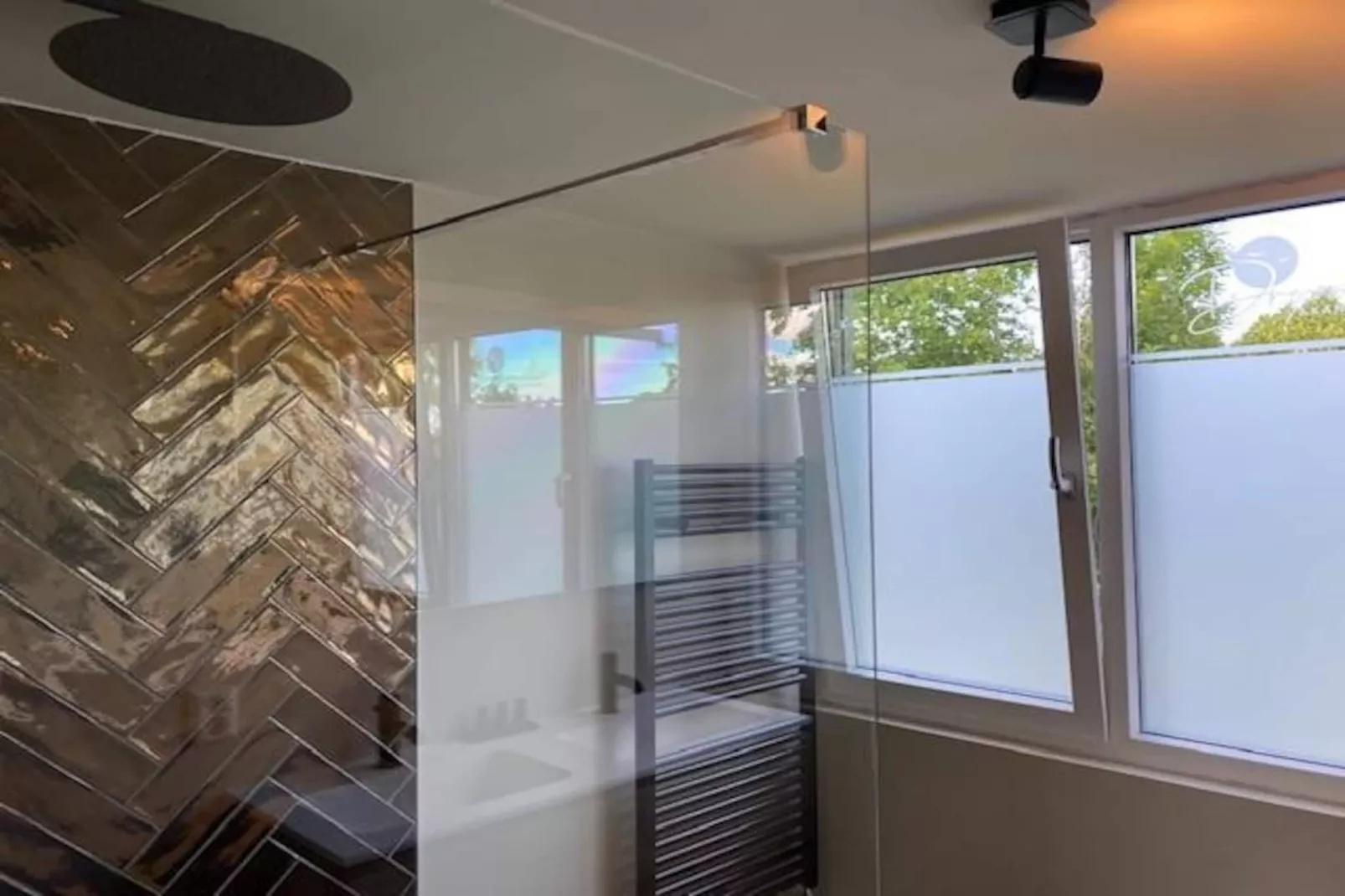 Slapen tussen de duinen - 53 - Badkamer