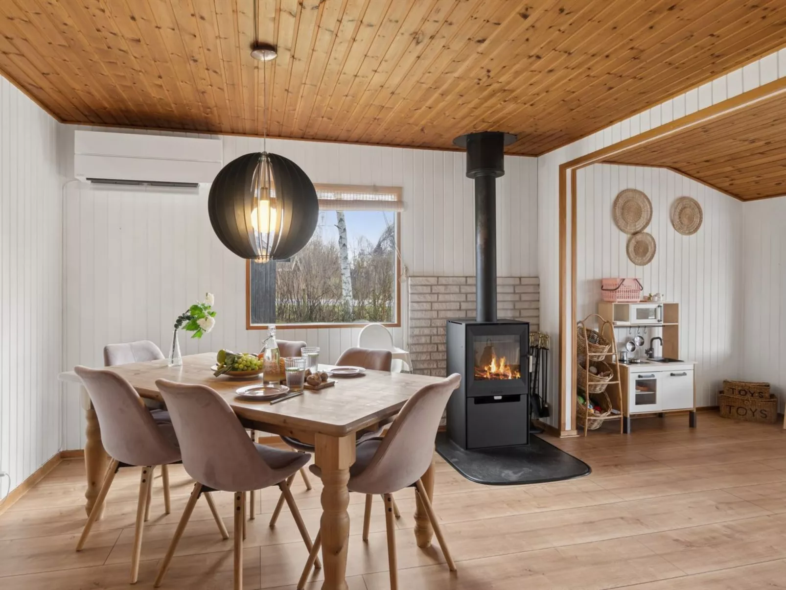 "Ansberga" - 3.2km to the fjord - Binnen