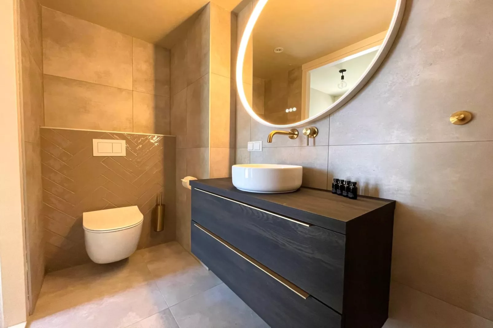 Zon in de duinen - 33 - Badkamer