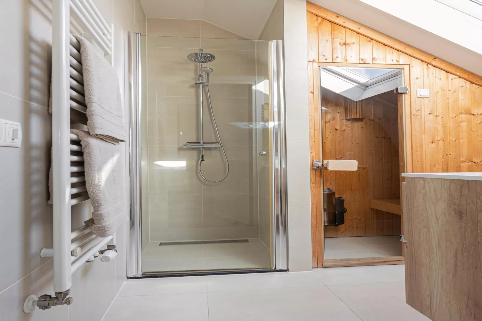 Zicht op de Molen - Badkamer